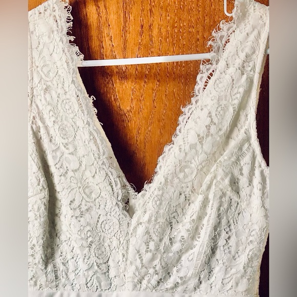 Windsor Small creamy white lace top bodycon dress - Picture 5 of 5